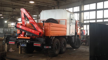 Камаз 43118 автомастерская с краном манипулятором Fassi 50А