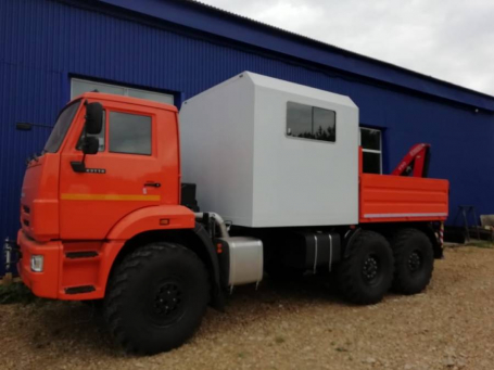 Камаз 43118 автомастерская с краном манипулятором Fassi 50А