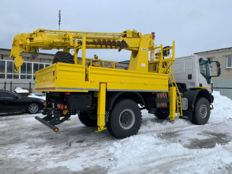 IVECO EUROCARGO бурильно-крановая машина (БКМ)