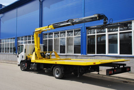 Эвакуатор Isuzu 75 со сдвижной платформой и краном-манипулятором (КМУ)