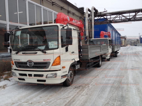 Hino 500 1226 с краном-манипулятором КМУ Unic 550