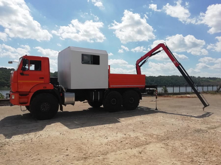 Камаз 43118 автолавка с краном манипулятором Fassi 50А